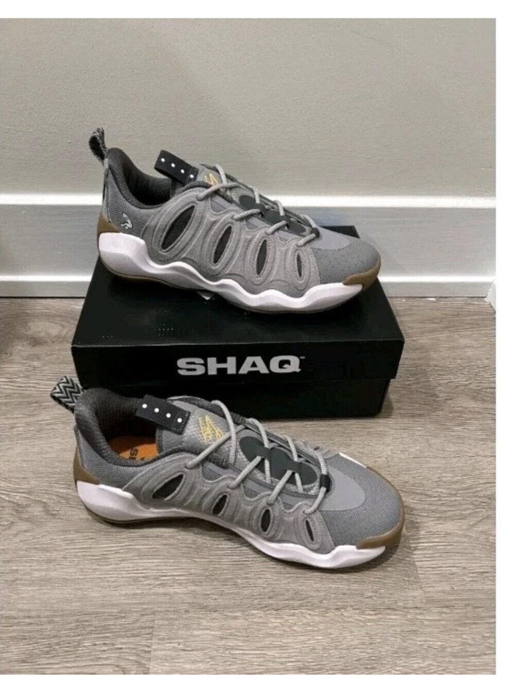Shaq 4X Mens Basketball Shoes Medium Grey Gum Sole Sneakers AQ95035MN Size 11